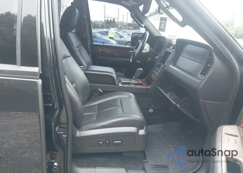 2013 Lincoln Navigator L z USA, uszkodzony, nr VIN 5LMJJ3J50DEL07778